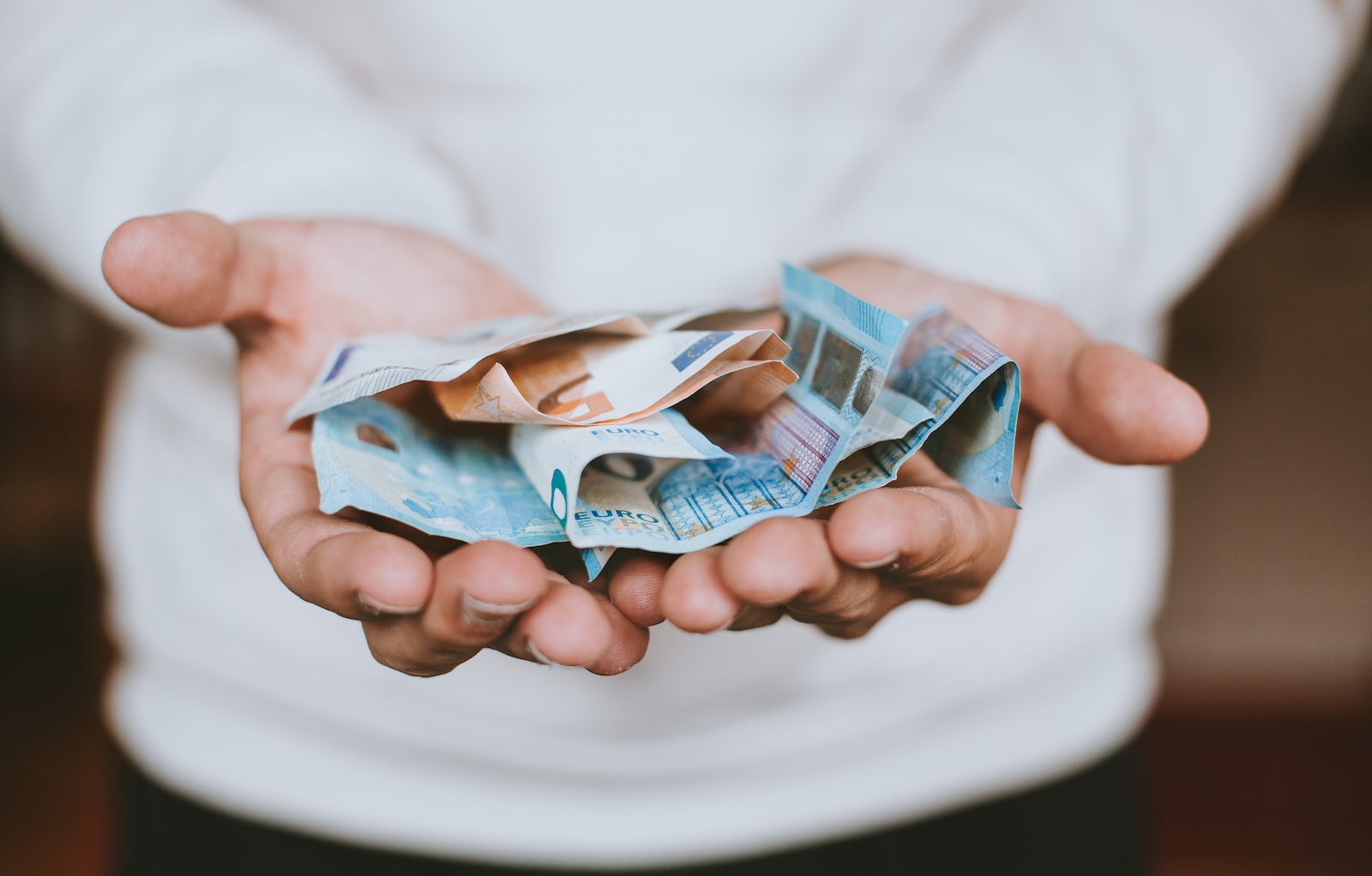 Comment optimiser sa déduction fiscale en faisant des dons réguliers à une association ?