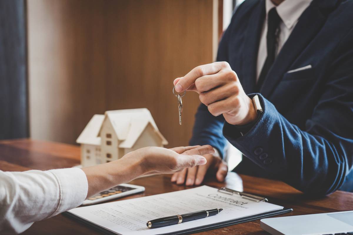 Crédit immobilier : pourquoi l'assurance est-elle exigée sans être obligatoire ?