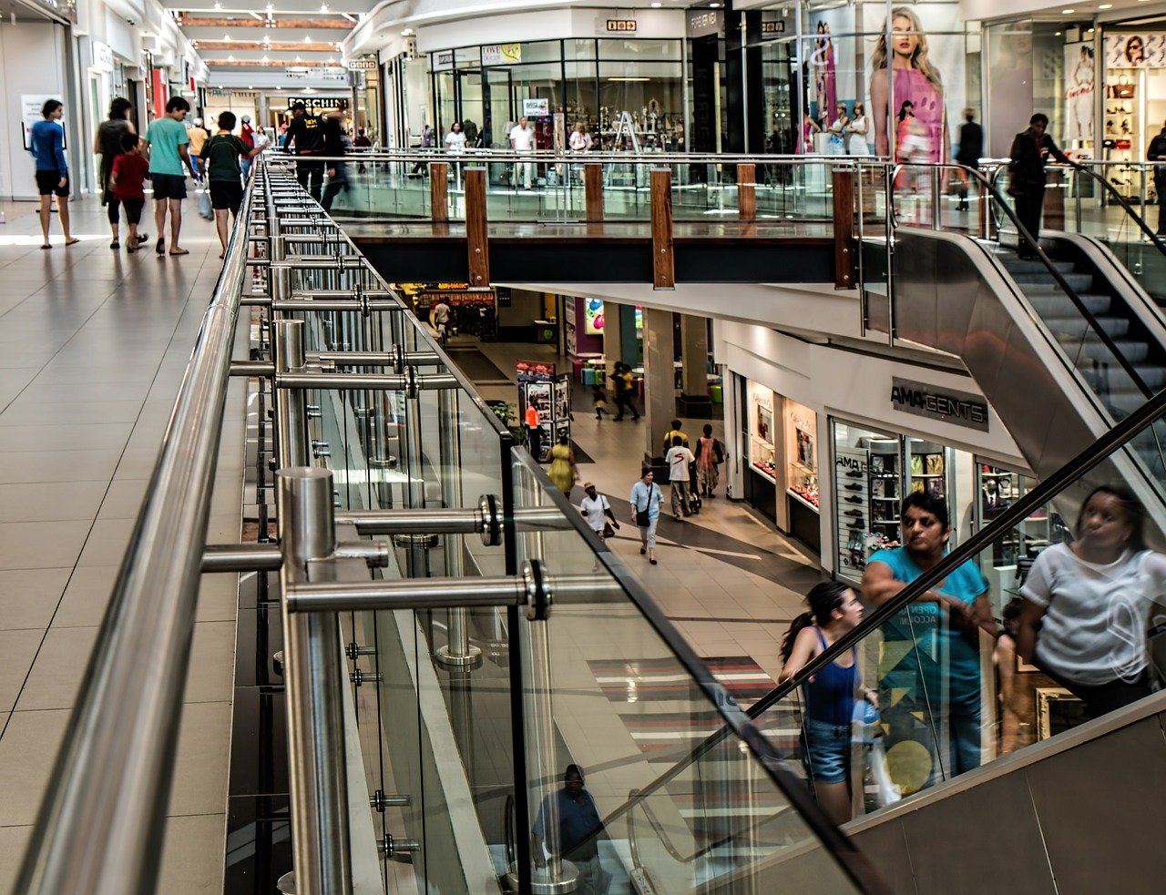 Devanture de magasin : comment la choisir pour attirer des clients ?